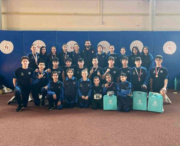 Çayırova Belediyesi'ne atletizmde 19 madalya