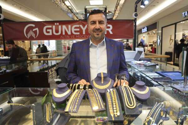 Değerini arttırmaya devam eden altın, 14 Şubat'ın da vazgeçilmez hediyesi oluyor