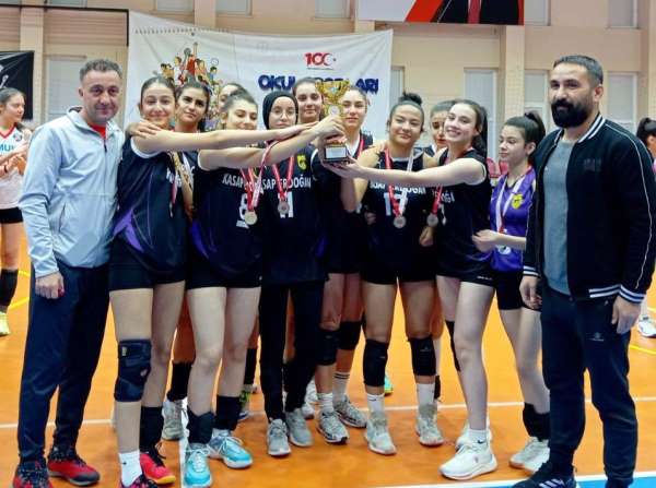 Kayseri Küçük Kızlar Voleybol Ligi'nde kupalar sahibini buldu