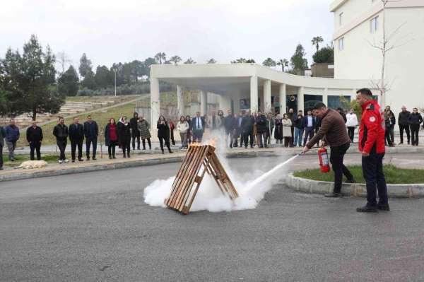 Tarsus'ta üniversitede yangın eğitimi