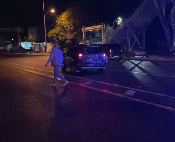 Tofaş kağıt gibi katlandı: 3 yaralı