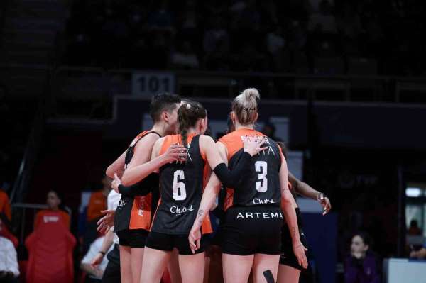 Eczacıbaşı Dynavit, Ankara'dan 1 puanla döndü