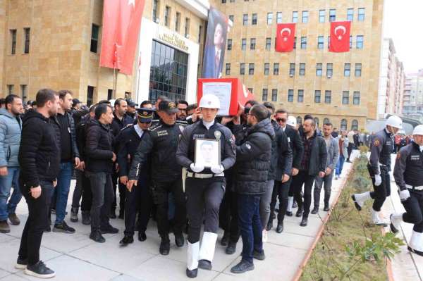Şehit polis memurunun naaşı silah arkadaşları tarafından Denizli'ye uğurlandı