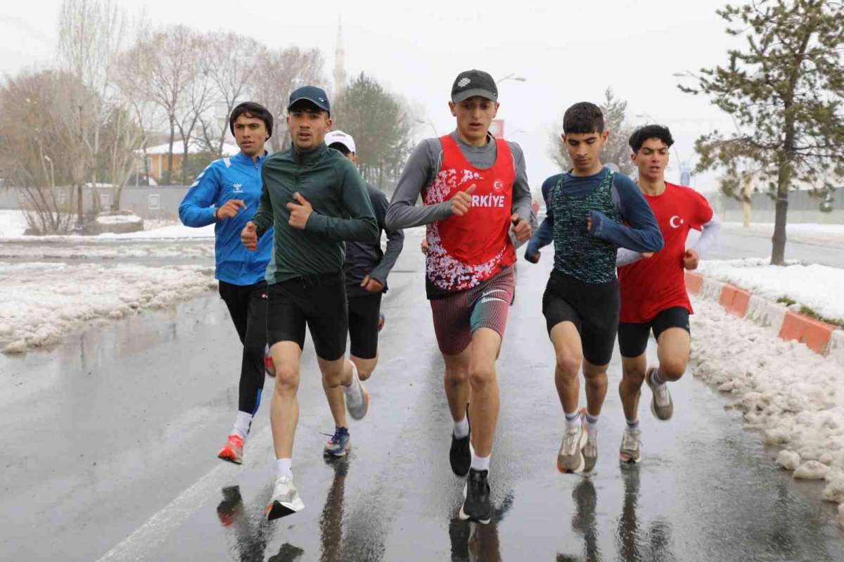 Ağrı'da kurtuluş koşusu heyecanı