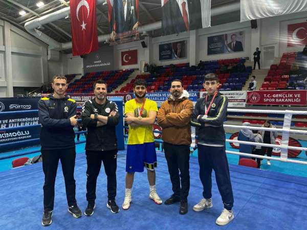 Bayburt'tan 2 lise öğrencisi boksta derece elde etti