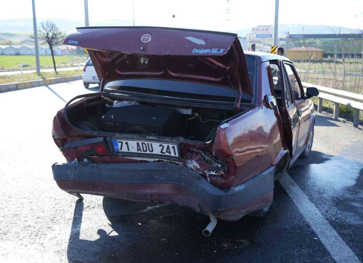Kırıkkale'de zincirleme kaza: 4 yaralı