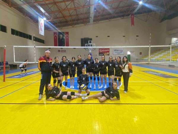 Burhaniye'de Geleneksel Çocuk Sporcular Şenliği başladı