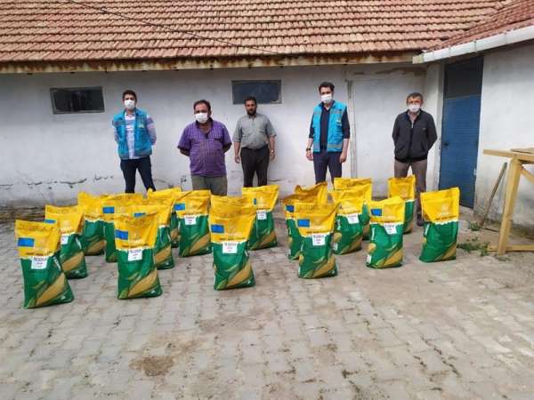 Kütahya'da çiftçilere yağlık ayçiçeği ve dane mısır tohumu desteği