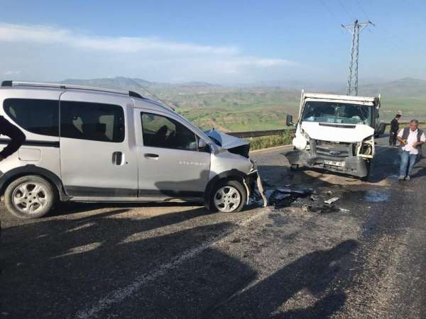 Siirt'te trafik kazası: 2 yaralı 