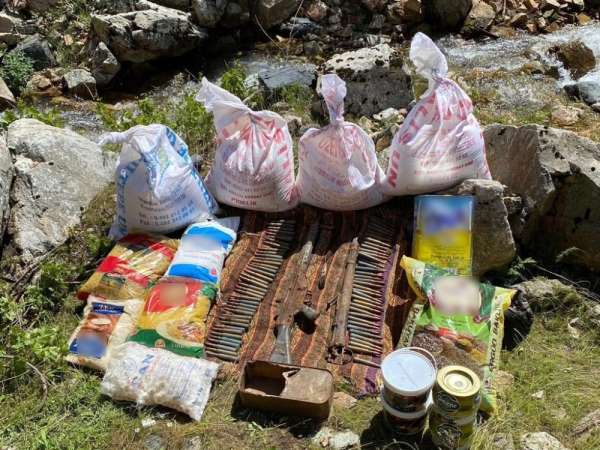 Teröristlerin kullandığı 8 katlı sığınak imha edildi, silah ve mühimmat ele geçi