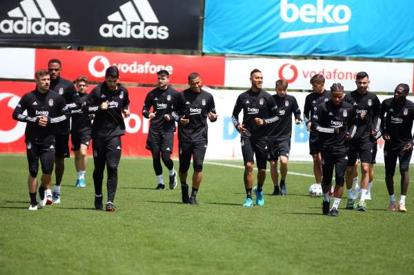 Beşiktaş tam kadro İzmir'e gidiyor