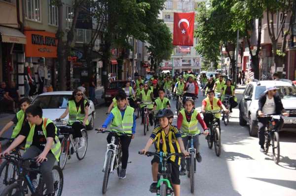 Bilecik'te 19 Mayıs Gençlik Haftası etkinlikleri bisiklet turuyla başladı - Bilecik haber