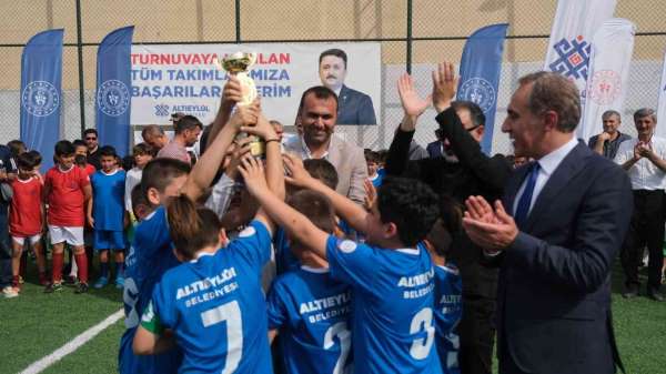 Minik kramponlarda şampiyon Burhan Erdayı - Balıkesir haber