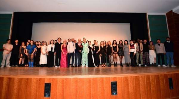 Anadolu Üniversitesi öğrencisinin filmi 'Farazi'nin ilk gösterimi Sinema Anadolu'da yapıldı