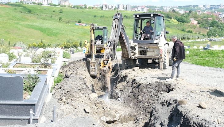 SAMSUNSONHABER GÜNDEME GETİRMİŞTİ DERECİK MEZARLIĞI'NDA ÇALIŞMALAR DEVAM EDİYOR