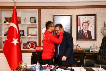 Başkan Genç'ten down sendromlu milli sporculara destek