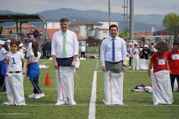 Bolu'da 'Geleneksel Çocuk Şenliği' renkli görüntülere sahne oldu