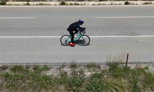 Çanakkale'den aldığı şehitlik toprağını Samsun'a ulaştırmak için pedal çeviriyor: 900 kilometreyi geride bırak