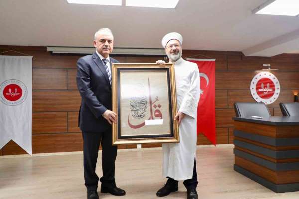 Diyanet İşleri Başkanı Erbaş, din görevlilerine seslendi: 'Aldığınız eğitimle en iyi imam olmak için yarışacak