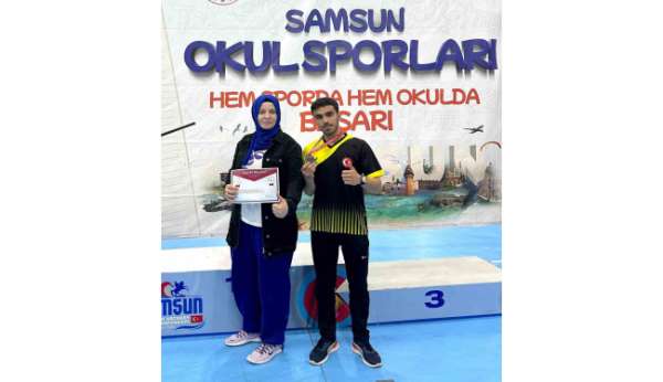 Elazığlı sporcu bilek güreşinde Türkiye 2'ncisi oldu