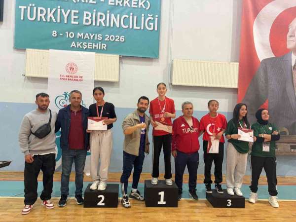 Alaşehir'in güçlü bilekleri Konya'da kürsüye çıktı