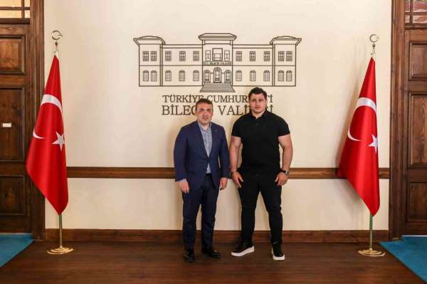 Dünya ve Avrupa şampiyonu Rıza Kayaalp Bilecik'te