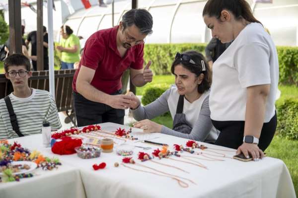 Mersin'de Engelliler Haftasında 60 vatandaşa akülü sandalye desteği