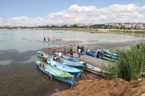 Beyşehir Gölü'nde balıkçılar, yeni av sezonuna hazırlanıyor
