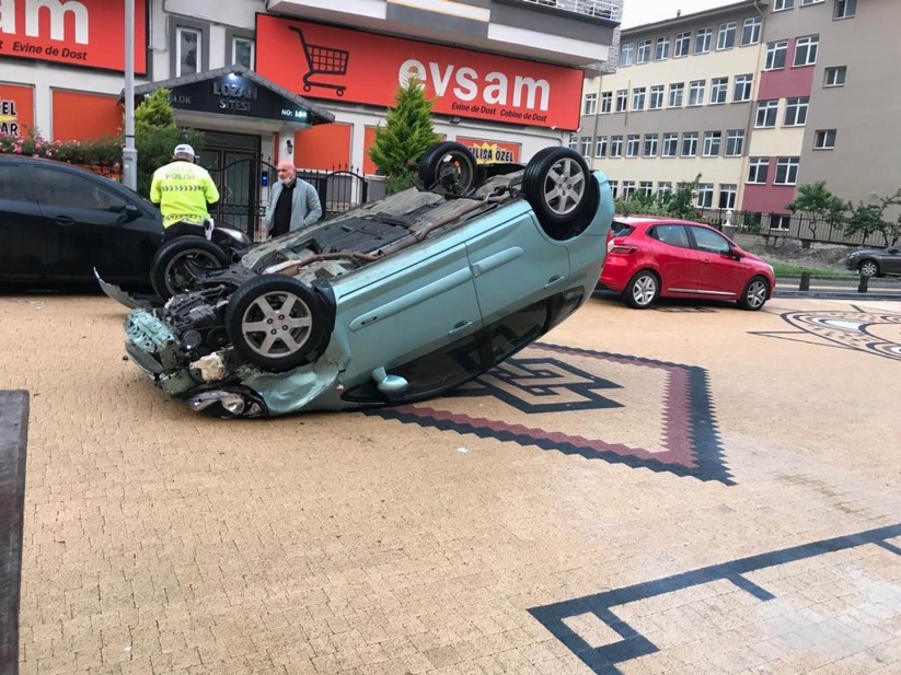 Samsun'da yağış peş peşe kazalara sebep oldu