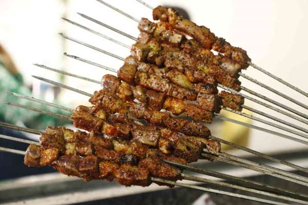Diyarbakır'da Kurban Bayramı tatilinde en çok tüketilmesi beklenen yemek tescilli ciğer kebabı