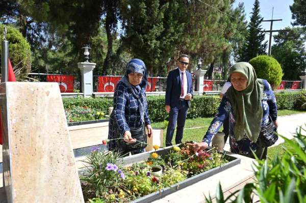 Kepez'de bayram öncesi şehit aileleri unutulmadı