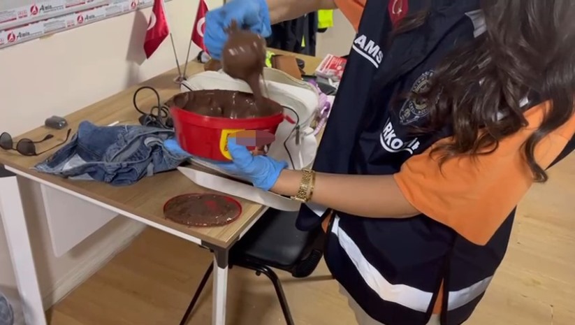Samsun'da çikolatanın içine gizlenmiş uyuşturucu ele geçirildi