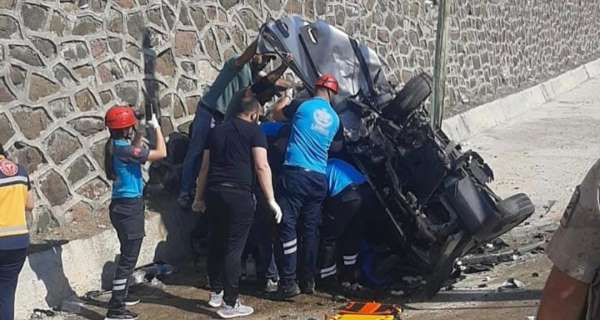 (Düzeltme) Tunceli'de korkunç kaza: 1'i ağır 6 yaralı