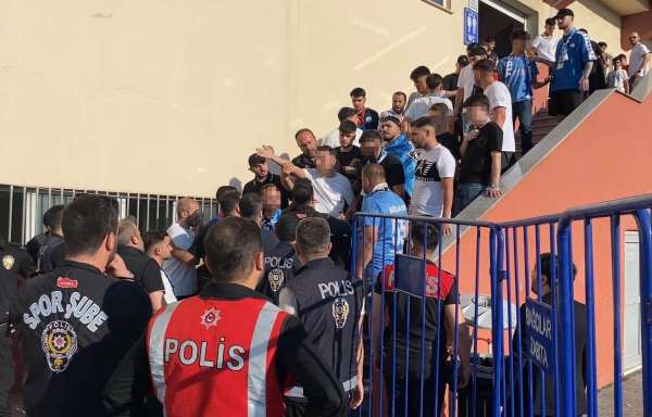 Bağcılar'da amatör maçta ortalık karıştı: 2 gözaltı