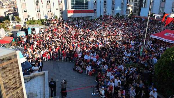 Bahçelievler'de Dünya Kupası heyecanı dev ekranlarda yaşandı