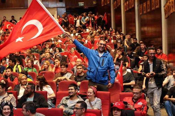 ERÜ'de milli maç heyecanı yaşandı