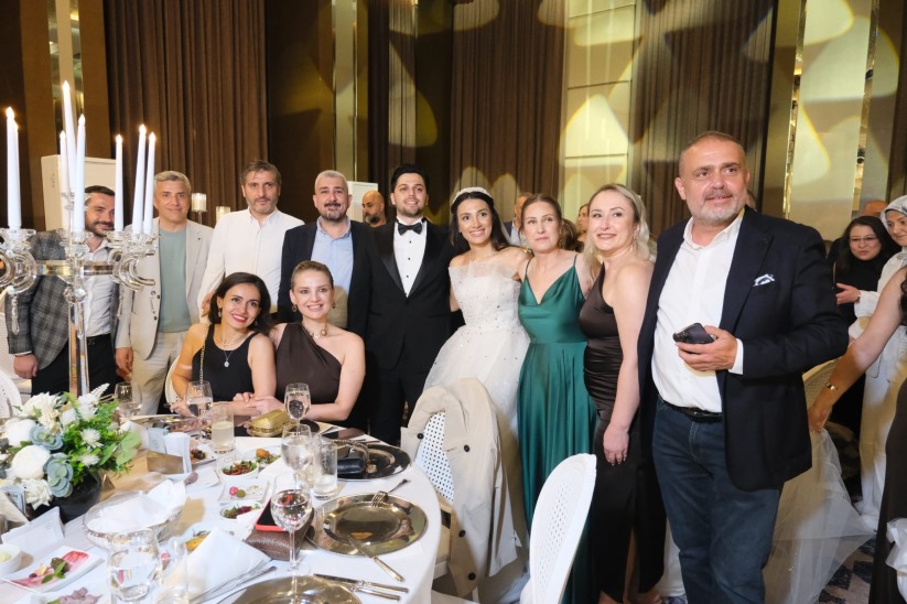 Görkemli düğünle mutluluğa 'evet' dediler