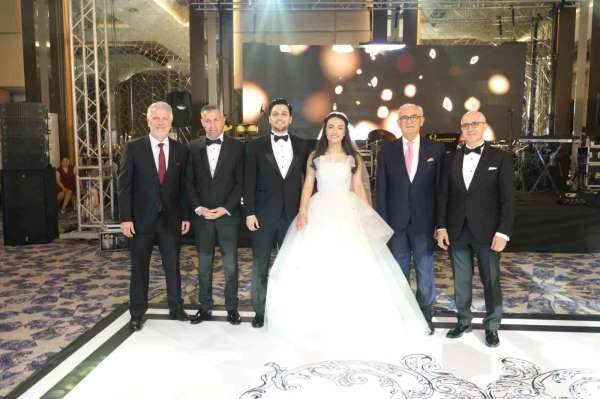 Görkemli düğünle mutluluğa 'evet' dediler