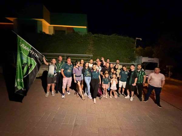 Kocaelispor taraftarlarından kaptanlarına büyük sürpriz