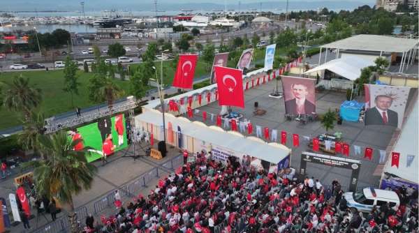 Milli maç heyecanı Pendik Sahili'nde doyasıya yaşandı