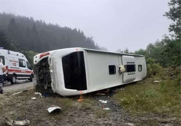 Kastamonu'da otobüs kazasında 14 kişi yaralandı 
