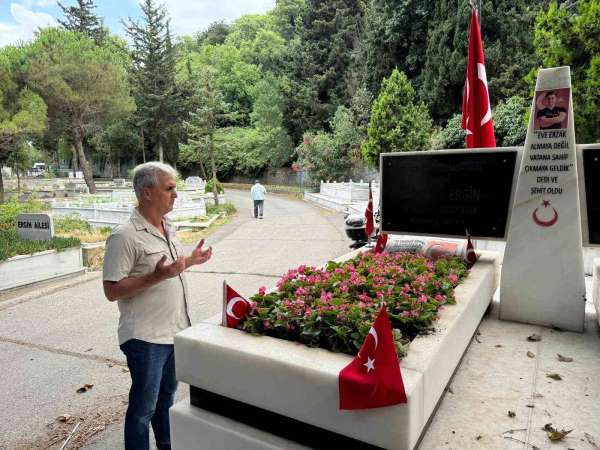 Şehit babasından İBB'ye bayrak tepkisi: 'Oğlum 15 Temmuz şehidi olduğu için mi bu bayrağı değiştirmek zor gel