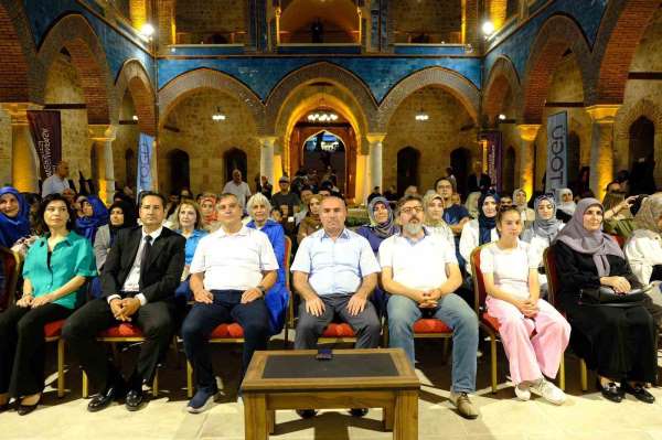 8 asırlık Gökmedrese'de manevi ezgiler yankılandı