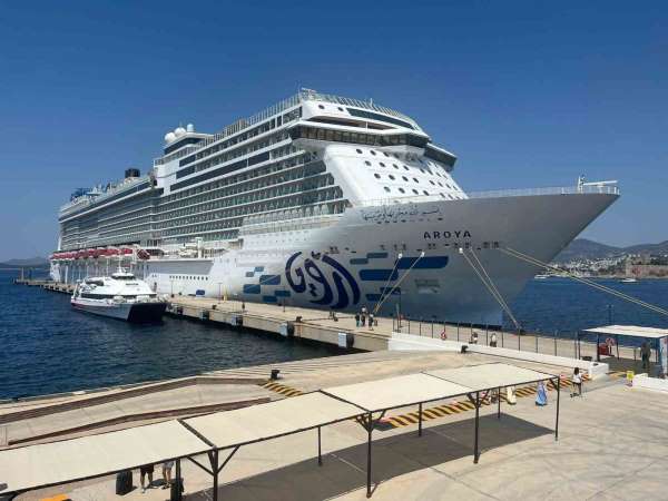 Aroya Bodrum'a 608 yolcu getirdi