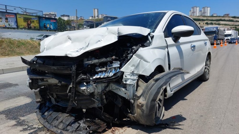 Samsun'da polis aracı kaza yaptı: 2 polis ve 1 üsteğmen yaralandı