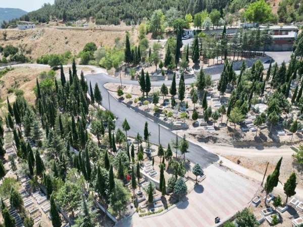 Bilecik şehitlik yolu asfaltla yenilendi