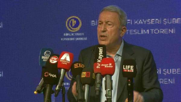 Hulusi Akar: 'Biz terörü, teröristi unutmadık fakat bunu bitirmemiz lazım diyoruz'