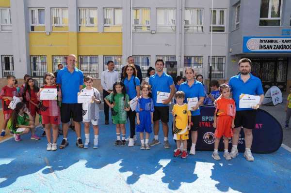 Kartal Belediyesi Yaz Spor Okulu'nun ilk dönem öğrencileri sertifikalarını aldı