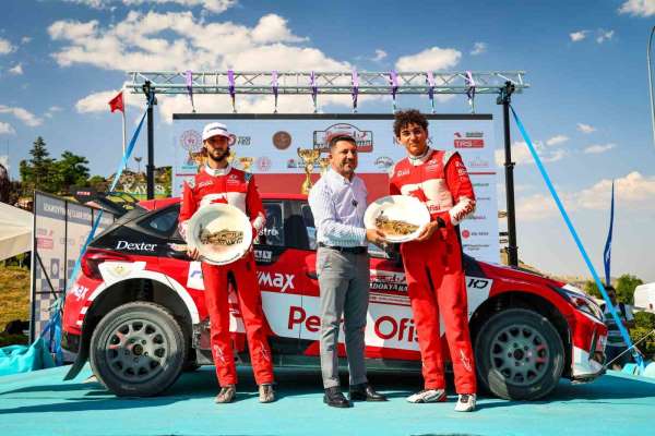 Team Petrol Ofisi pilotu Kerem Kazaz Kapadokya Rallisi'ni kazandı