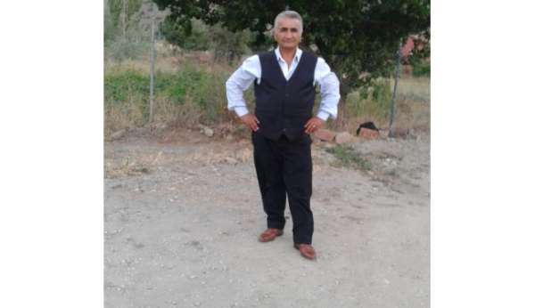 Dereye devrilen traktör sürücüsü hayatını kaybetti